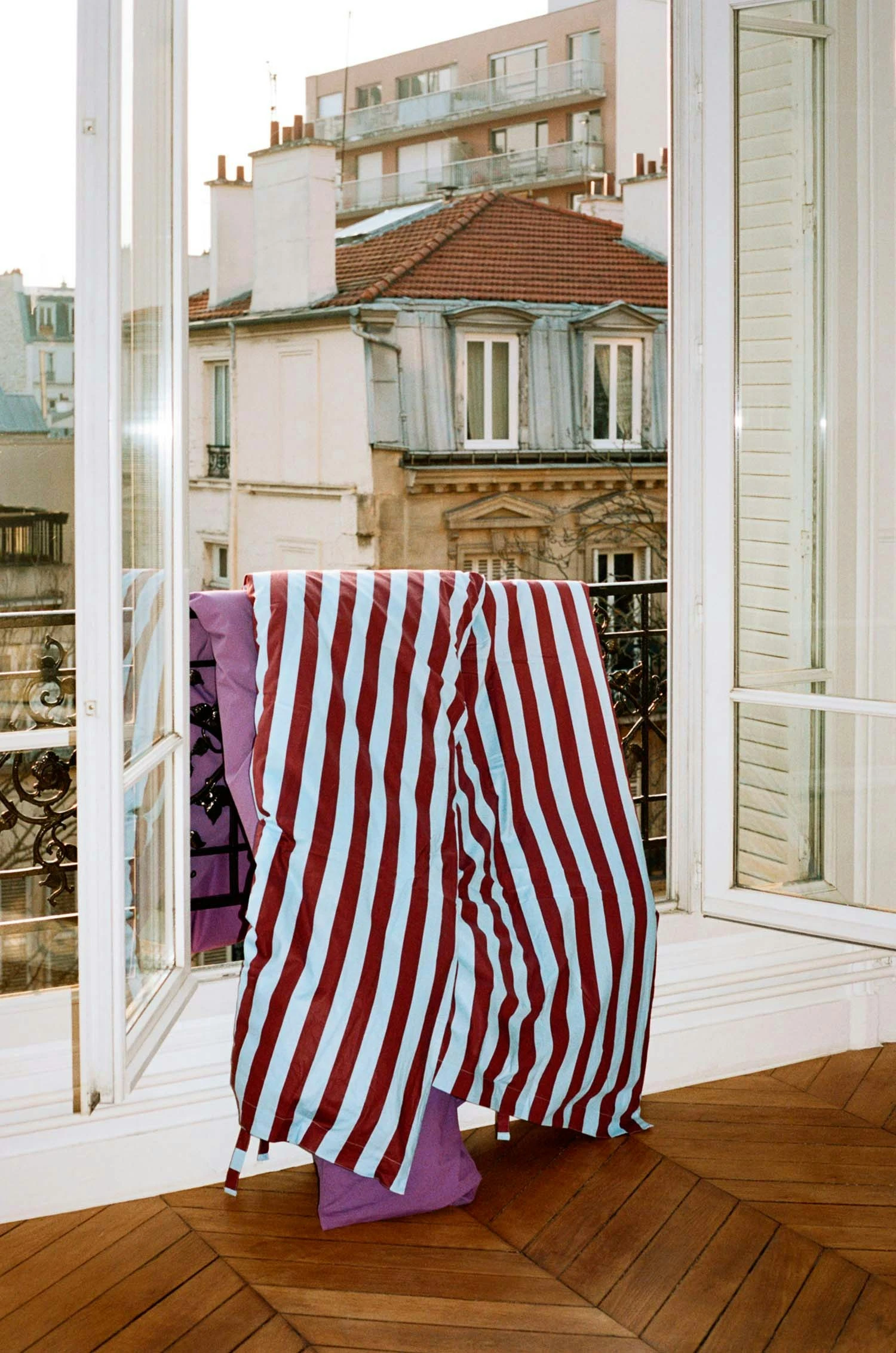 Hay Été Dekbedovertrek Dubbel, 200x220 Cm, Bordeaux/Hemelsblauw 5 Hay Été Dekbedovertrek Dubbel, 200x220 Cm, Bordeaux/Hemelsblauw - Afbeelding 3