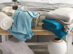 Plaid Lichtgrijs In Diverse Formaten SAMUR -Beddengoed Korting undef src sa picid 771165 type whitesh image